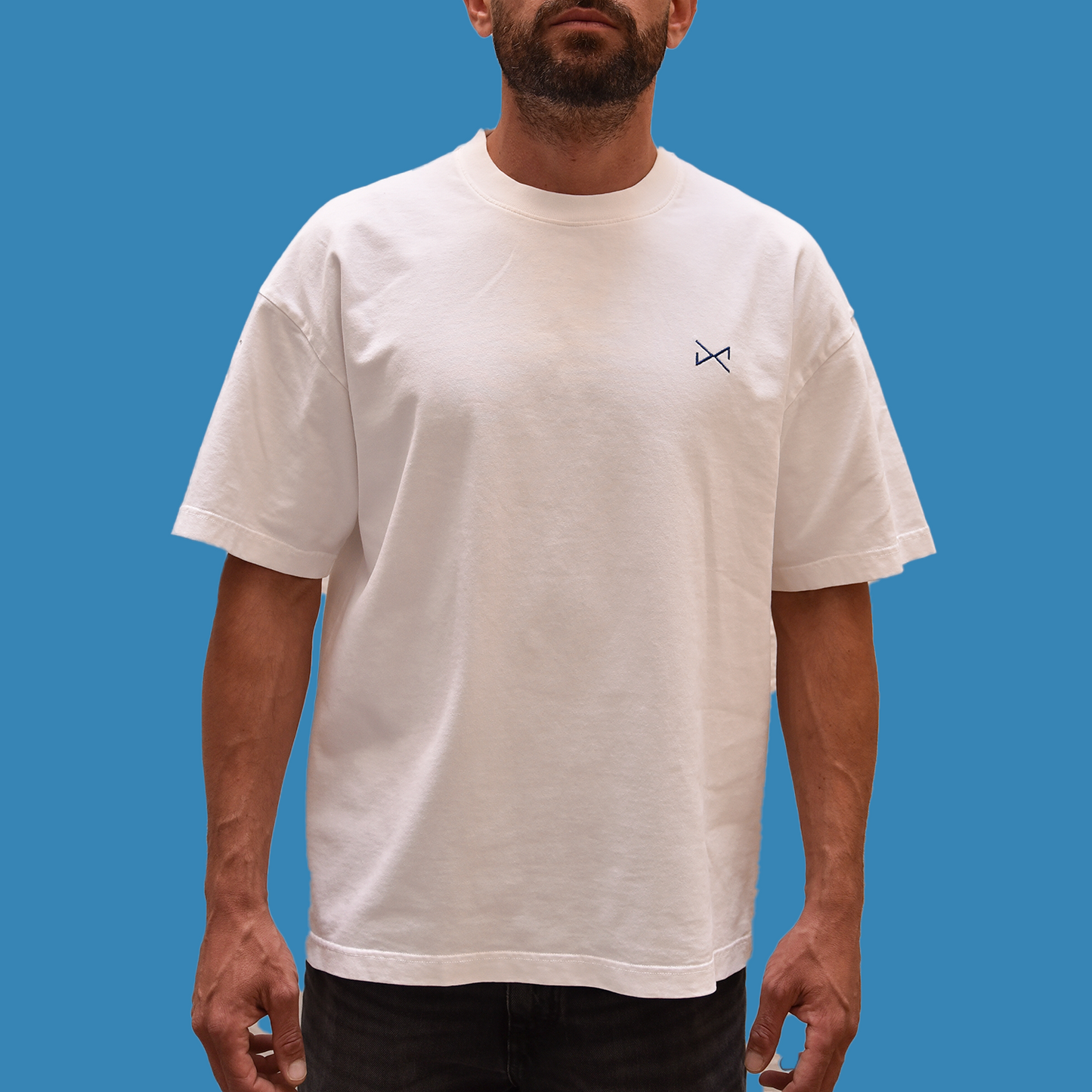 Polera blanca In the Process of Deconstruction. Oversize