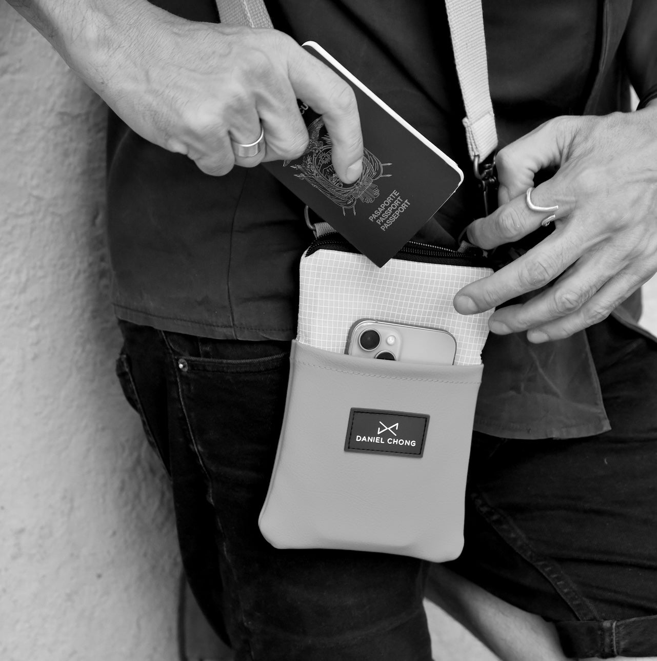 PHONE SLING IMPERMEABLE