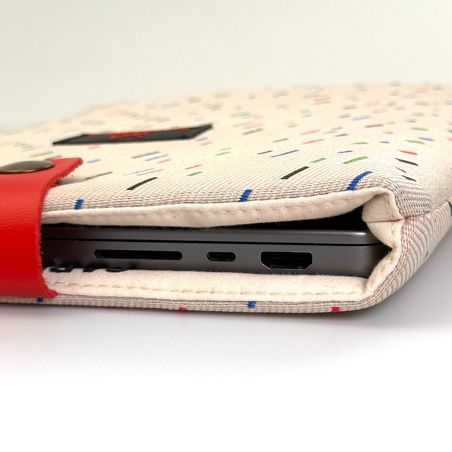 FUNDA NOTEBOOK ACOLCHADA 14"