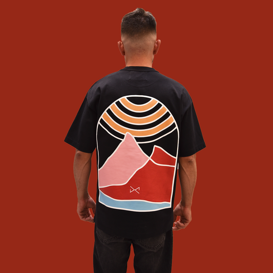 Polera Negra Mar & Montaña.  Oversize