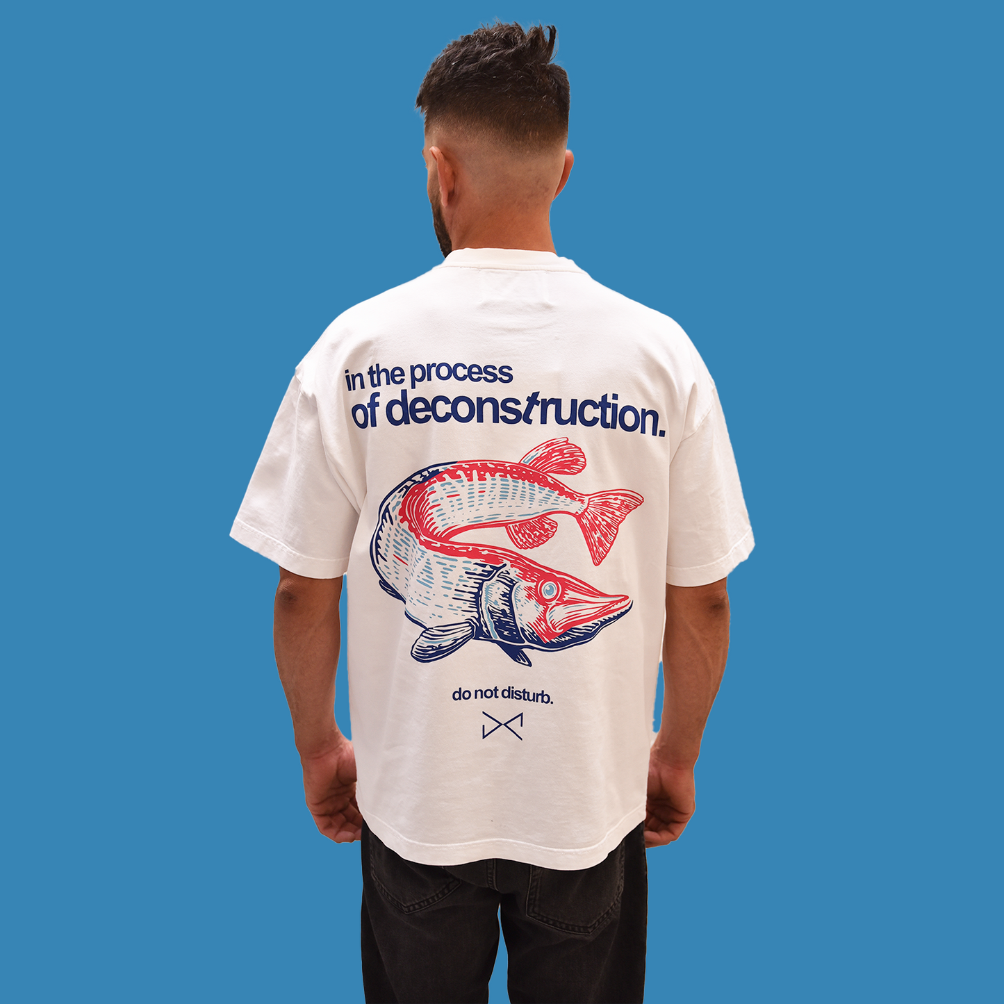 Polera blanca In the Process of Deconstruction. Oversize