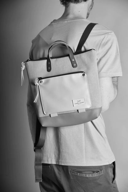 MOCHILA BOOK HOLDER MINI CUADRADA IMPERMEABLE